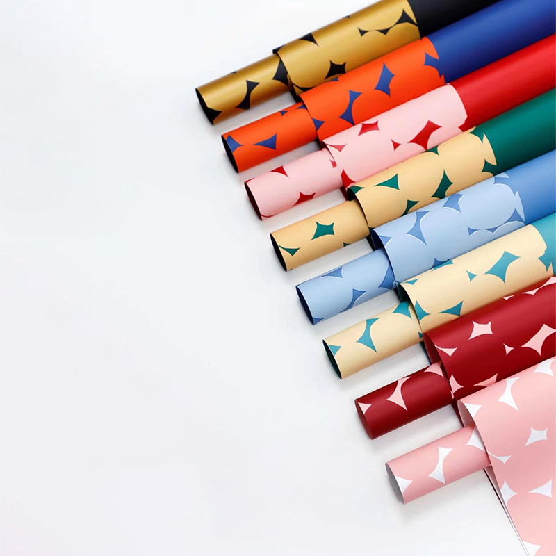 Kertas pembalut bunga polka dot dua warna